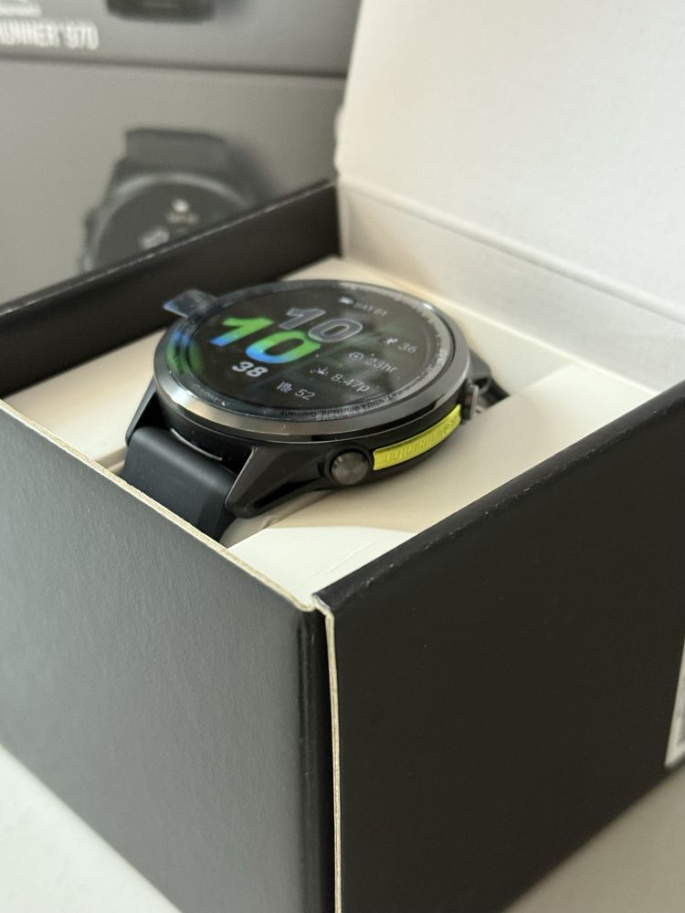 Годинник Garmin Forerunner 970 Carbon grey dlc titanium w. black case