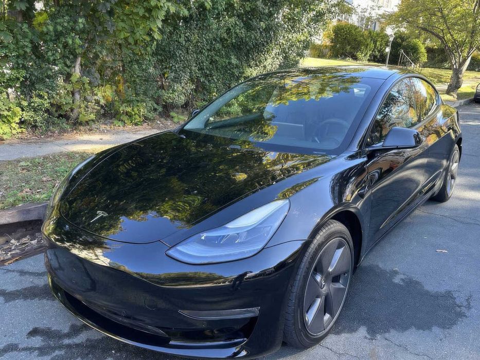 Tesla Model 3 Long Range      2021