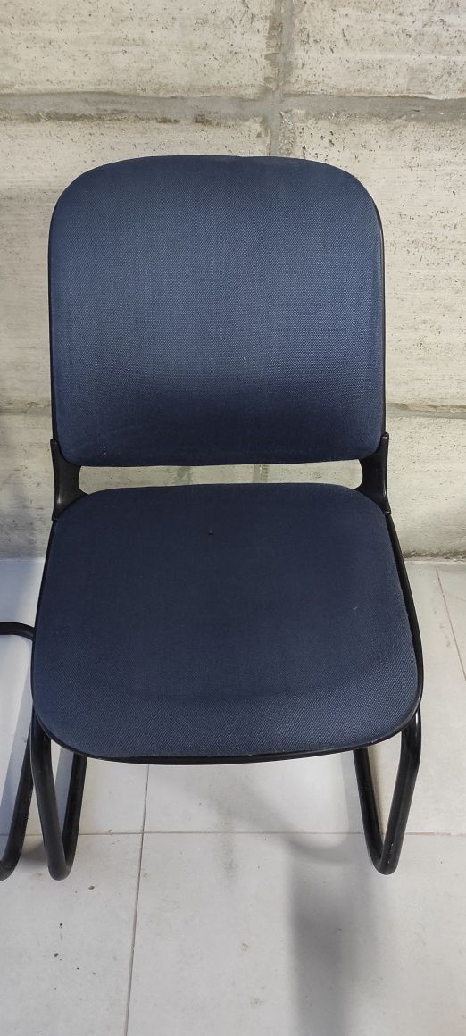 Conjunto de cadeiras de escritório
