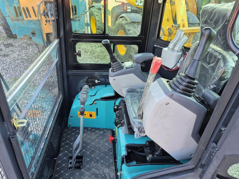 Minikoparka 1.8 T. Kubota, Caster. + Osprzęt 9 szt w cenie. OKAZJA.