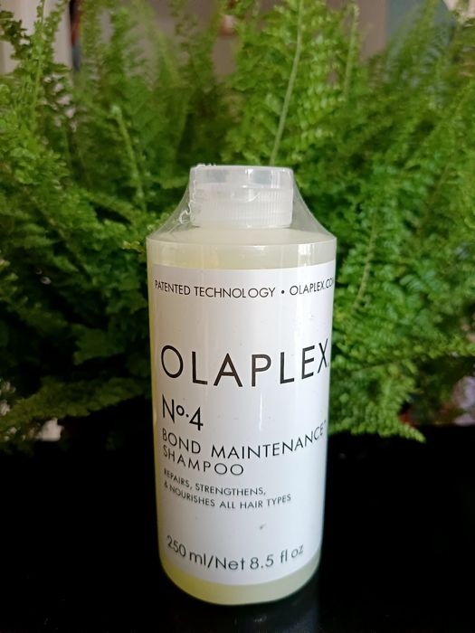OLAPLEX No.4 Bond Maintenance Shampoo – szampon, który odbudowuje włos
