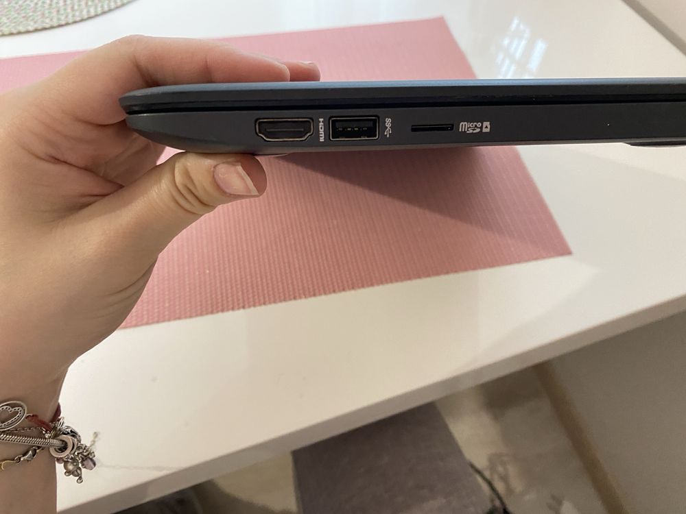 Czarny Laptop hp stream