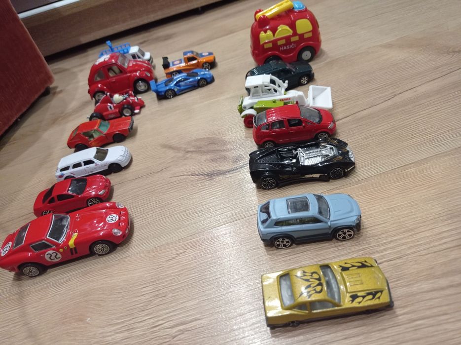 Продам   машинки