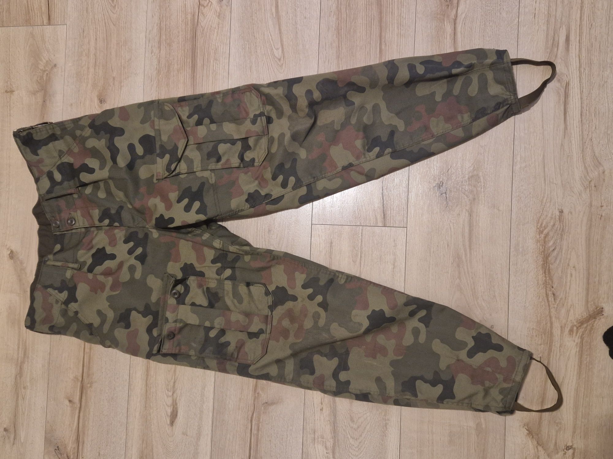 Mundur Wojskowy Polowy Całoroczny Wz.93 Bluza + Spodnie + Flagi