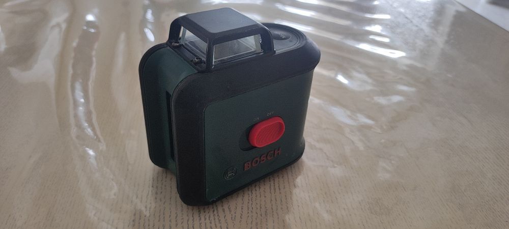 Bosch 0.603.663.E03 лазерний рівень майже новий