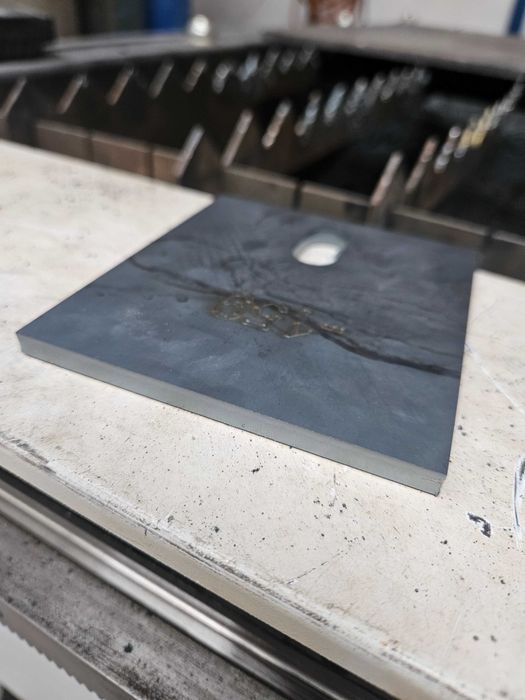 Wycinarka laserowa Fiber + Dostawka  do rur i profili. 1500x3000 mm.