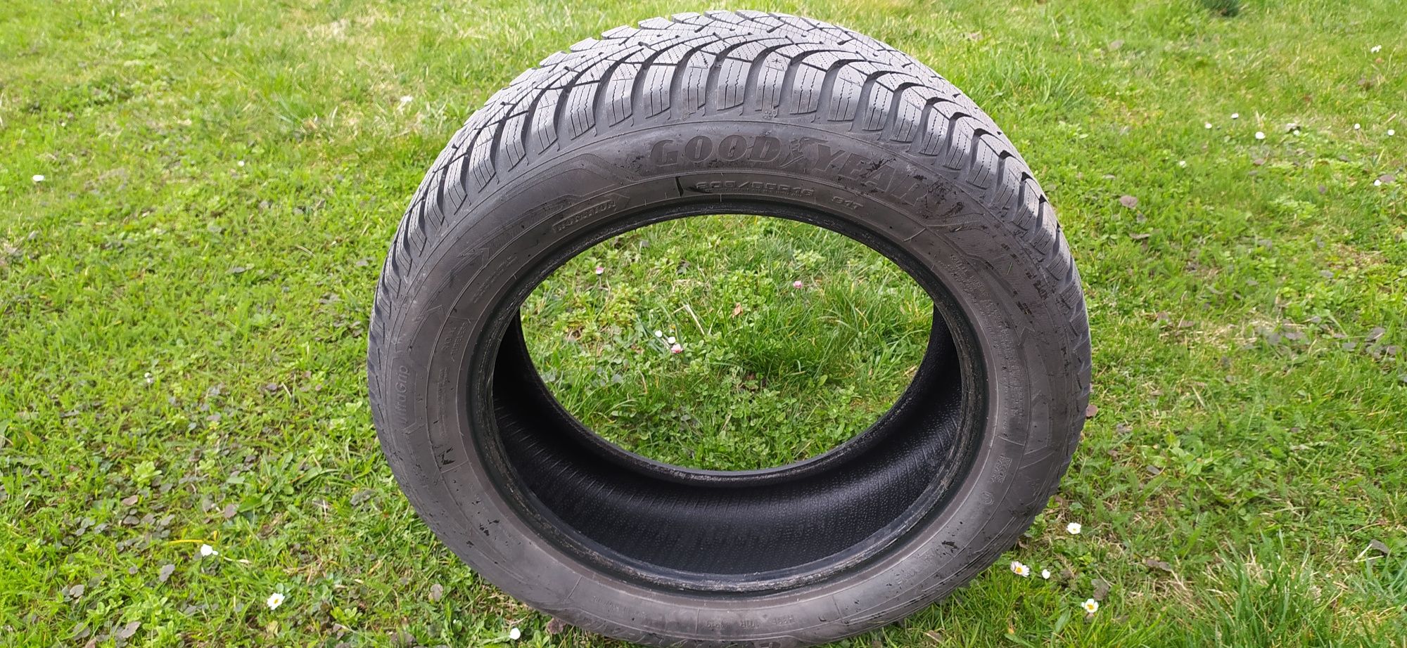 Komplet opon zimowych Goodyear Ultragrip 9+. 205/55/r16. 2020.