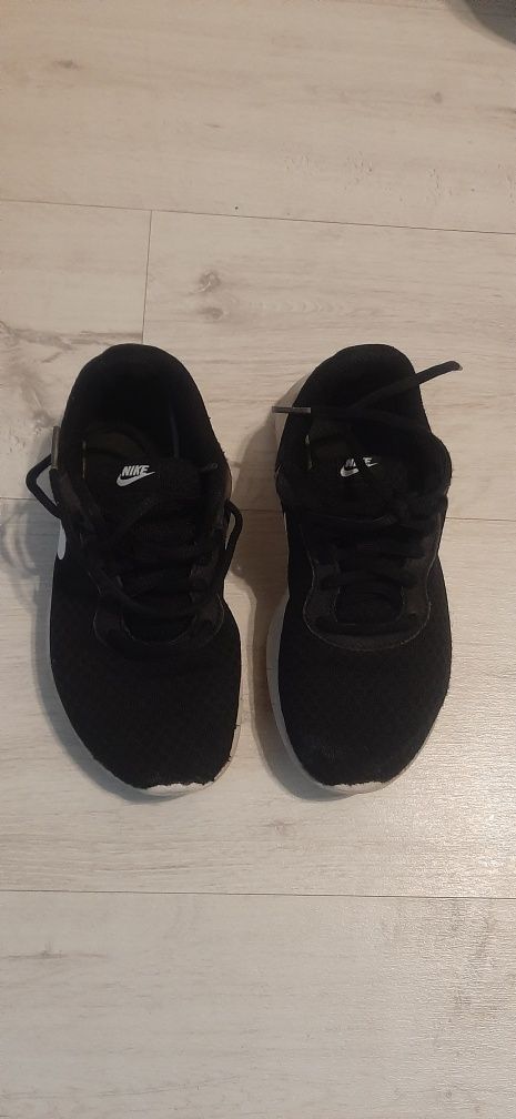 Buty adidasy z siatki Nike r.33 dł. 20,5cm wygodne przewiewne trening