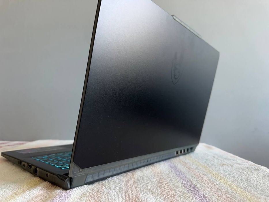 Laptop MSI Cyborg 16GB RAM 512GB SSD GeForce RTX4050
Windows 11 Home
