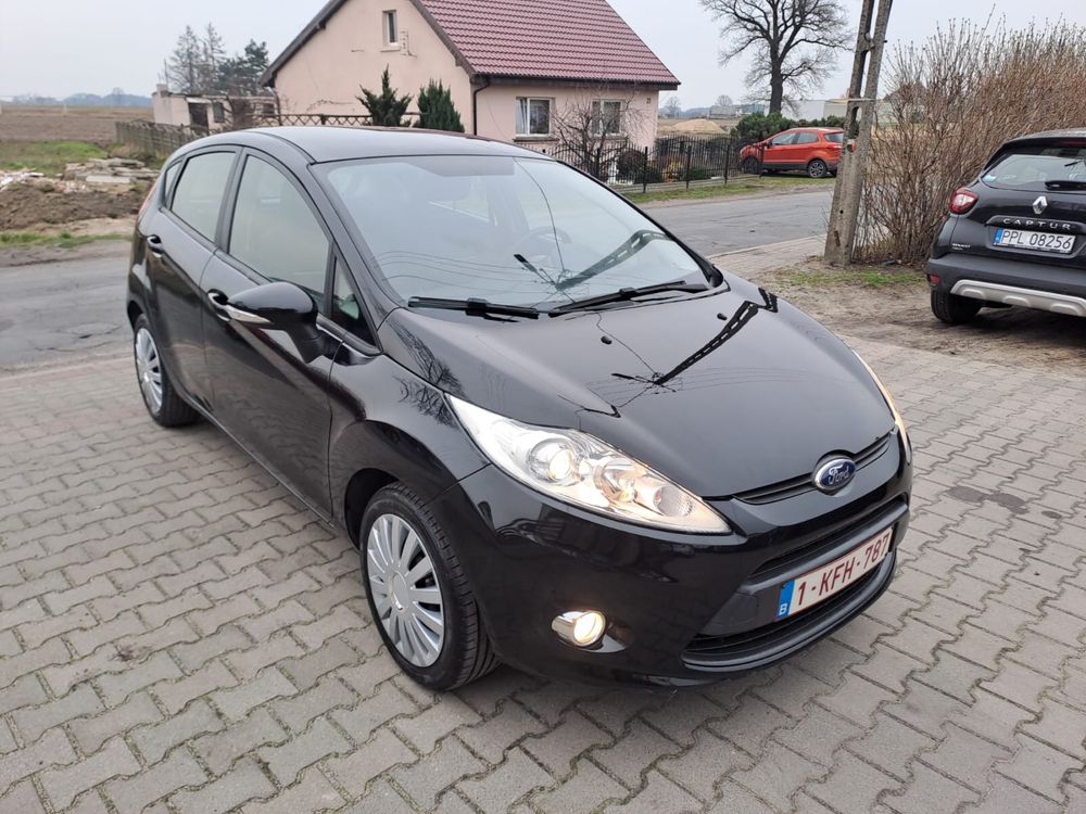 Ford Fiesta 2012 r !!! mały przebieg !!!