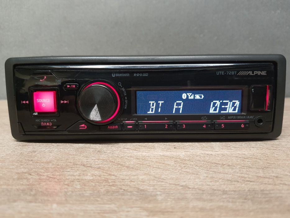 Radio Samochodowe Alpine z USB, AUX, Bluetooth Kolor RCA sub UTE-72BT