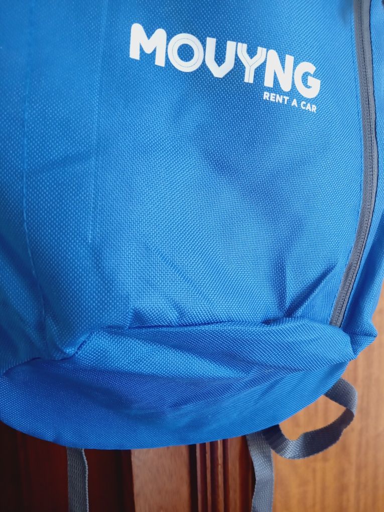 Mochila pequena caminhada