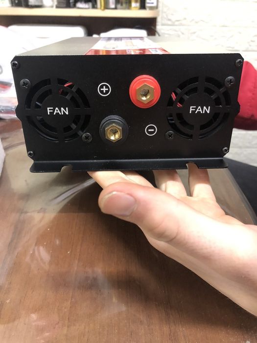 Инвертор  4000w 12v-220v