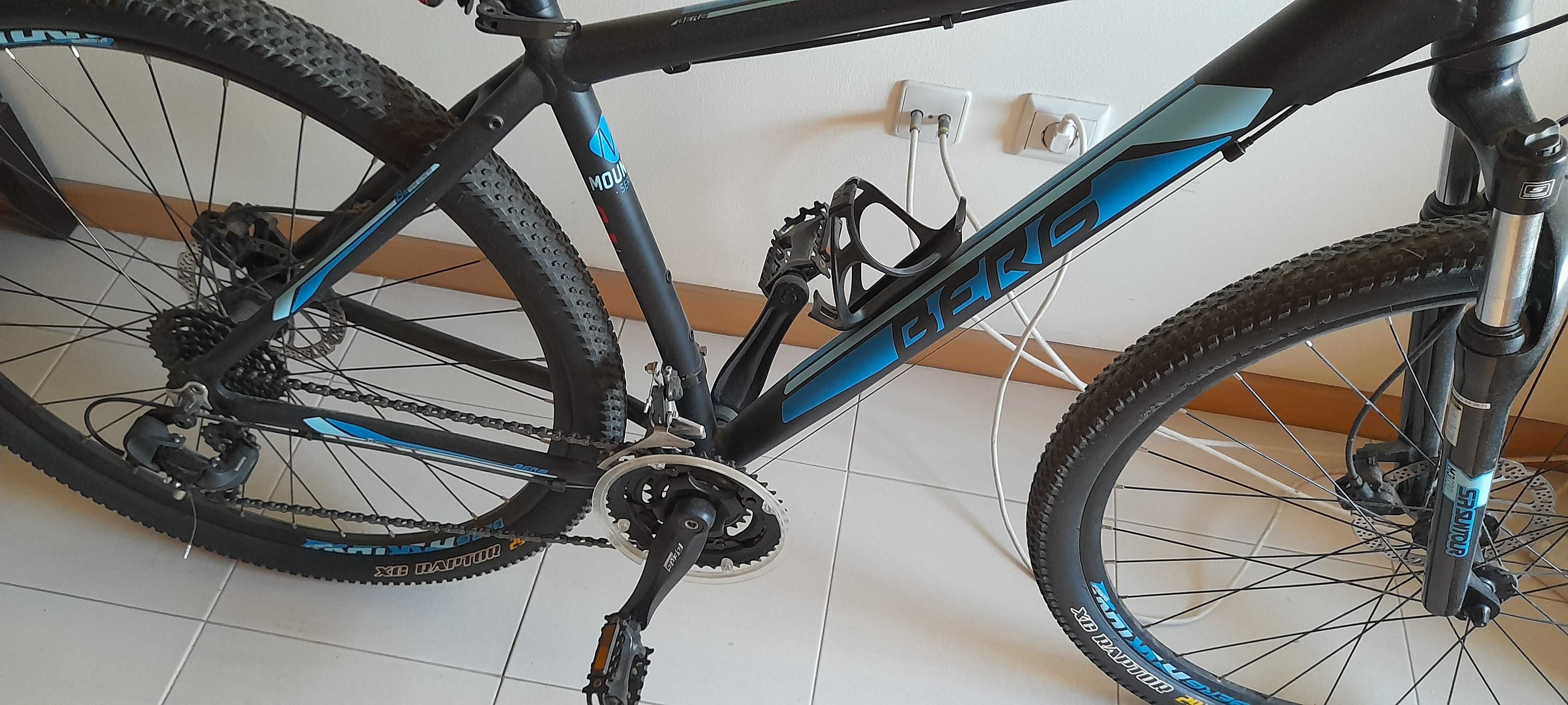 Bicicleta BTT Berg NOVA Trail Rock L roda 29