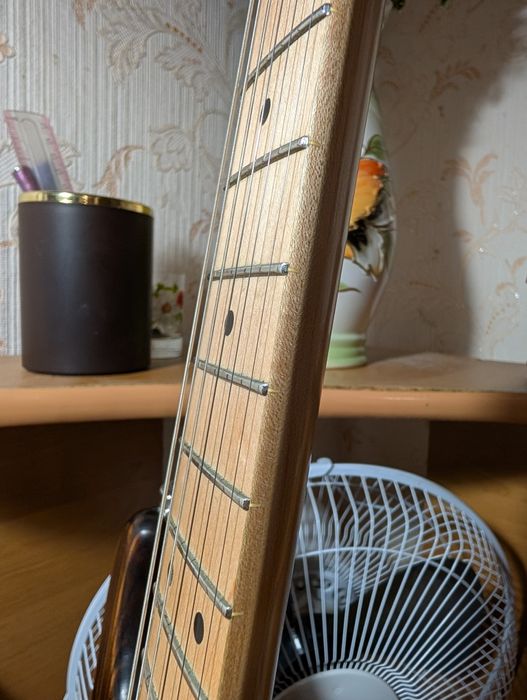 Fender Sguier Sonic Stratocaster. Custom  !