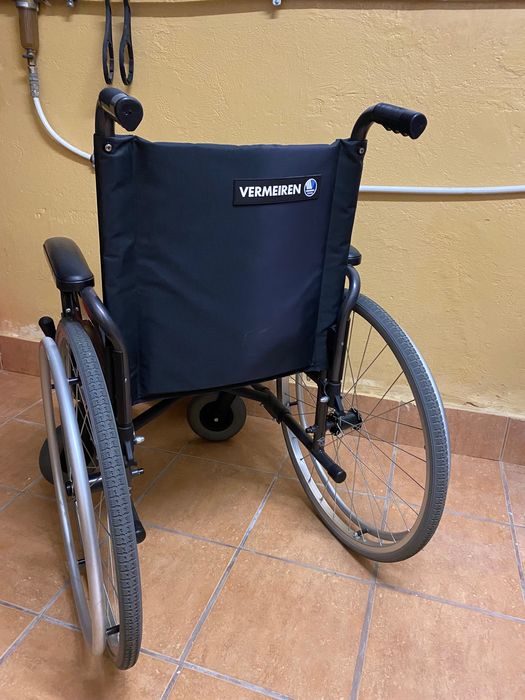Wózek inwalidzki vermeire D200 ze stopów lekkich