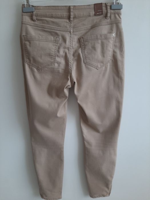 Beżowe spodnie Orsay XS