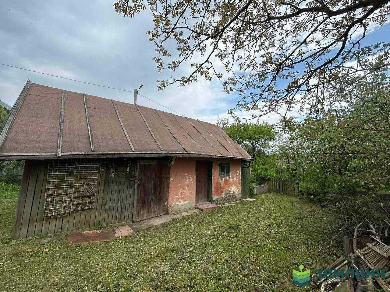 Продається земельна ділянка дачного типу, розташована в с. Павлівка