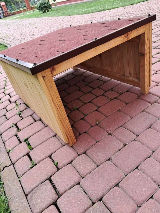 Garaż na  robot koszący
