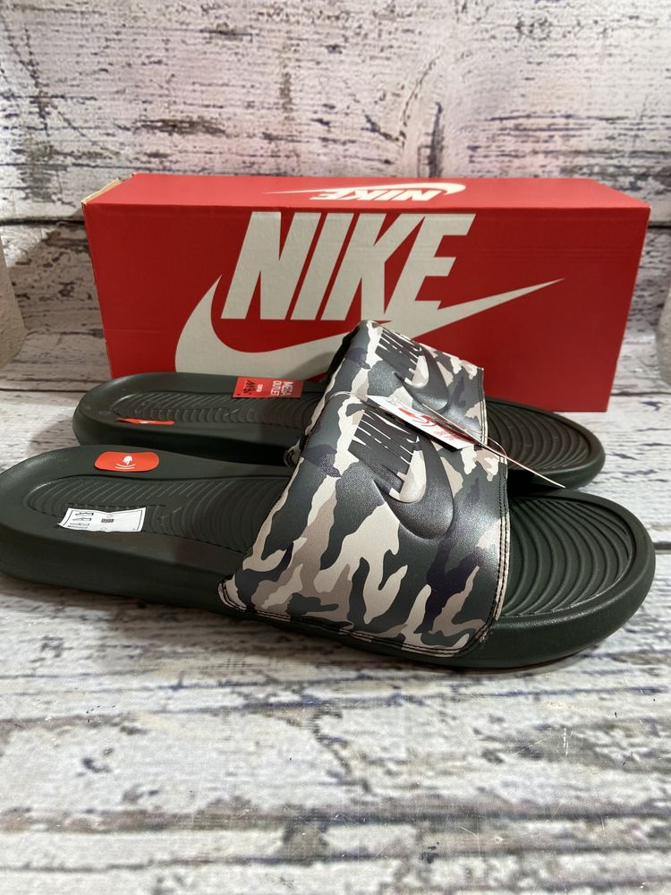 Klapki basenowe moro męskie Nike r. 51,5 (BL1109)