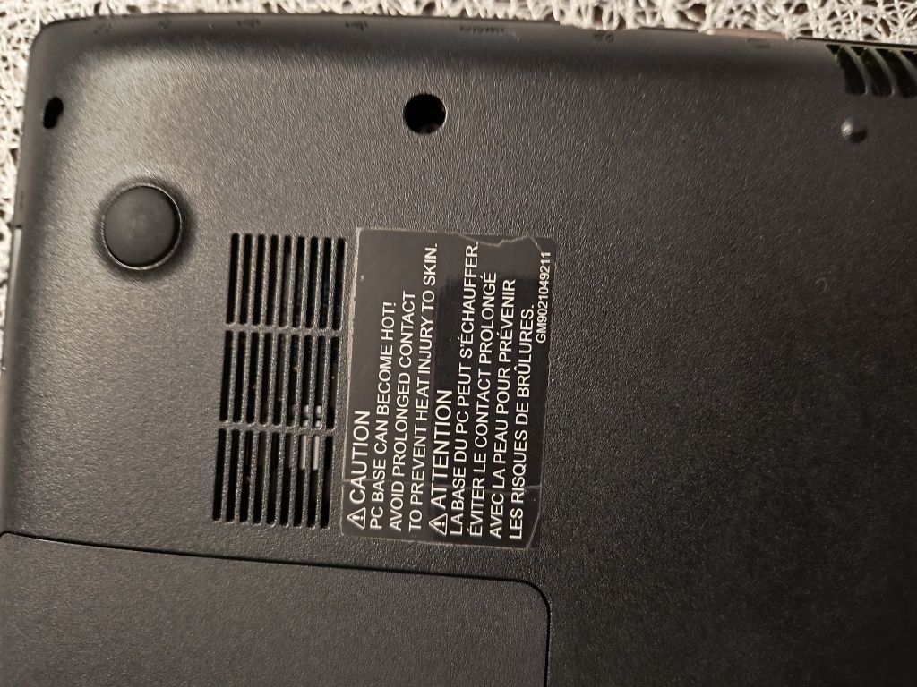 Sprzedam laptopa TOSHIBA SATELLlTE C55-A-1GU