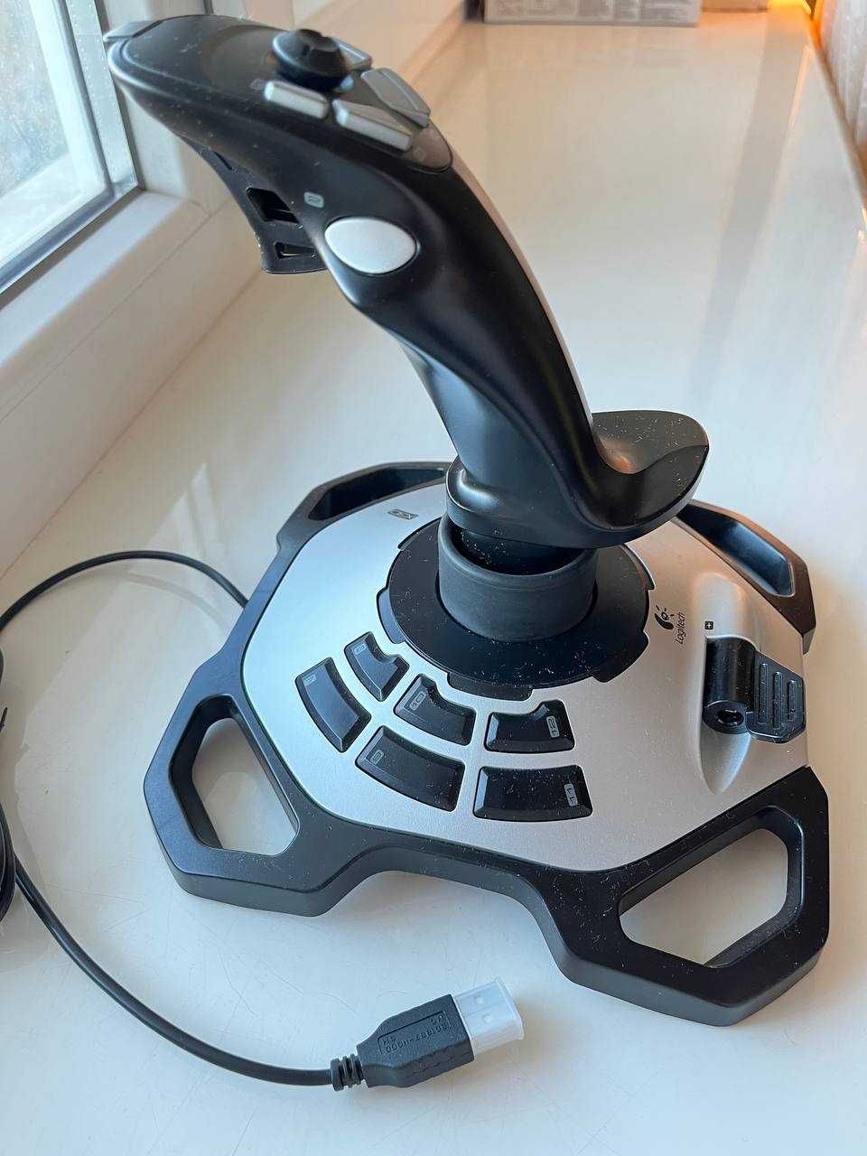 Джойстик Logitech Extreme 3D Pro