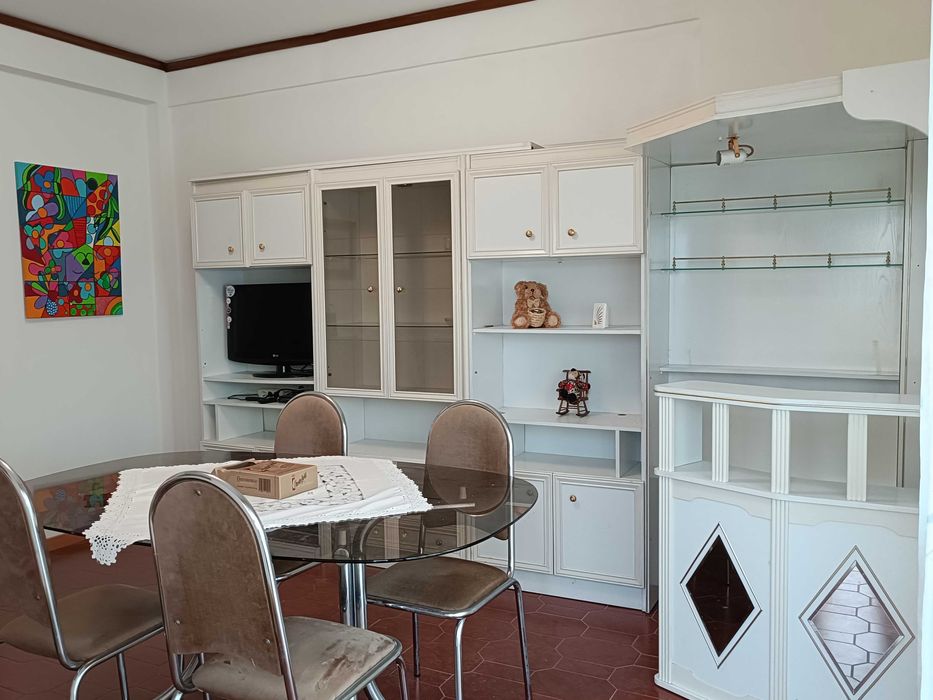 oportunidade única - elegante t1 na 1ª linha frente ao mar