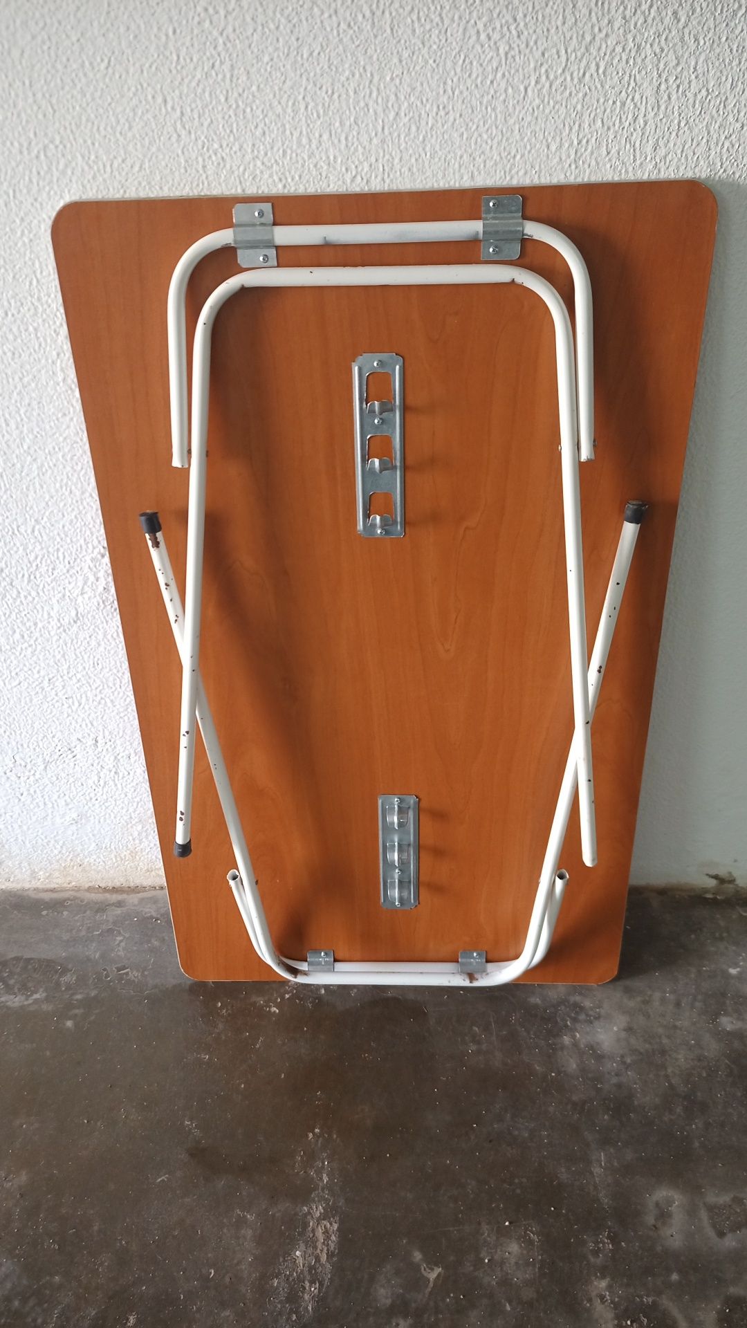 Mesa rebativel castanha