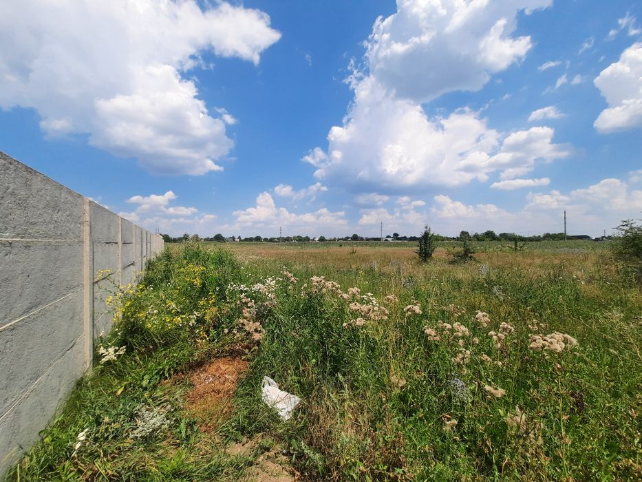 Участок в Обуховке возле озера