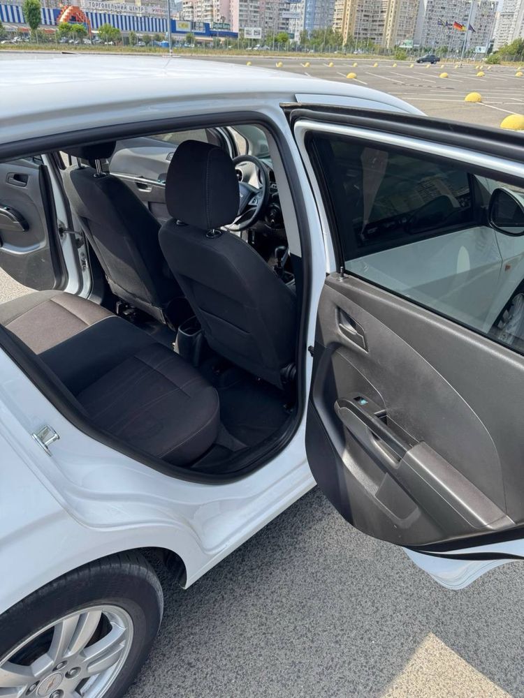 Chevrolet Aveo T300 2012