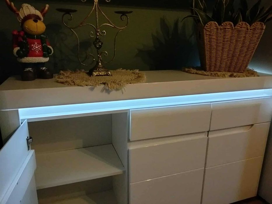 Sprzedam komodę z podświetleniem led