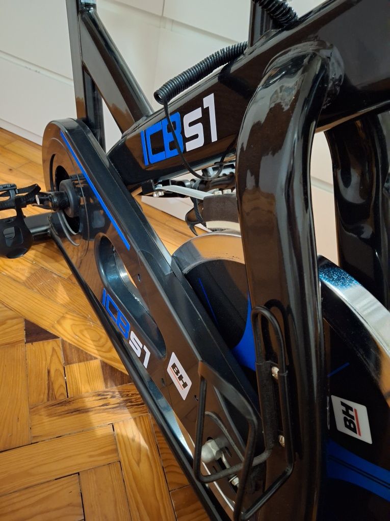 Bicicleta estática BH 9132SP