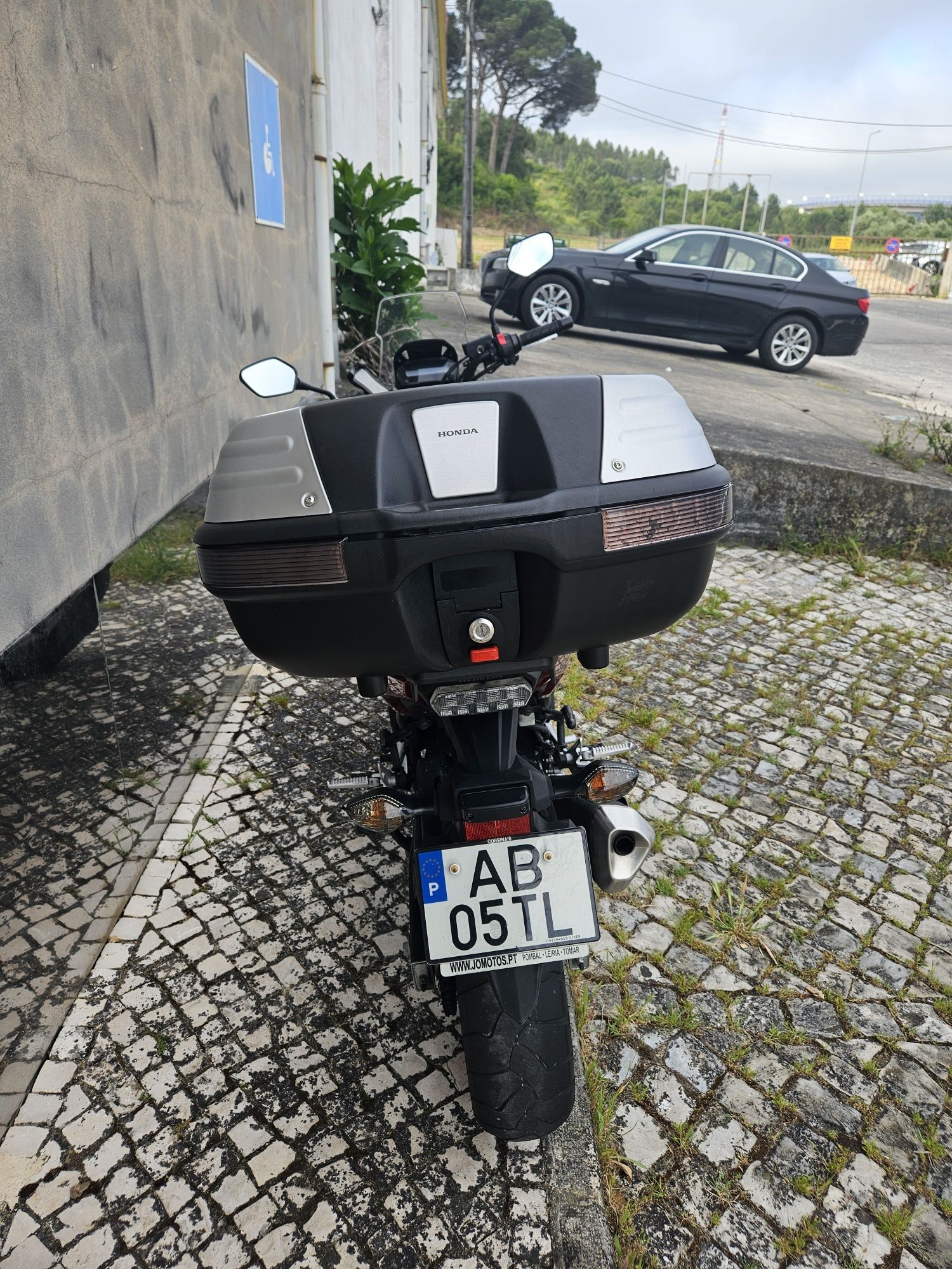 NC 750 X 2020 + descanso central + 3 malas + protetor de motor Givi