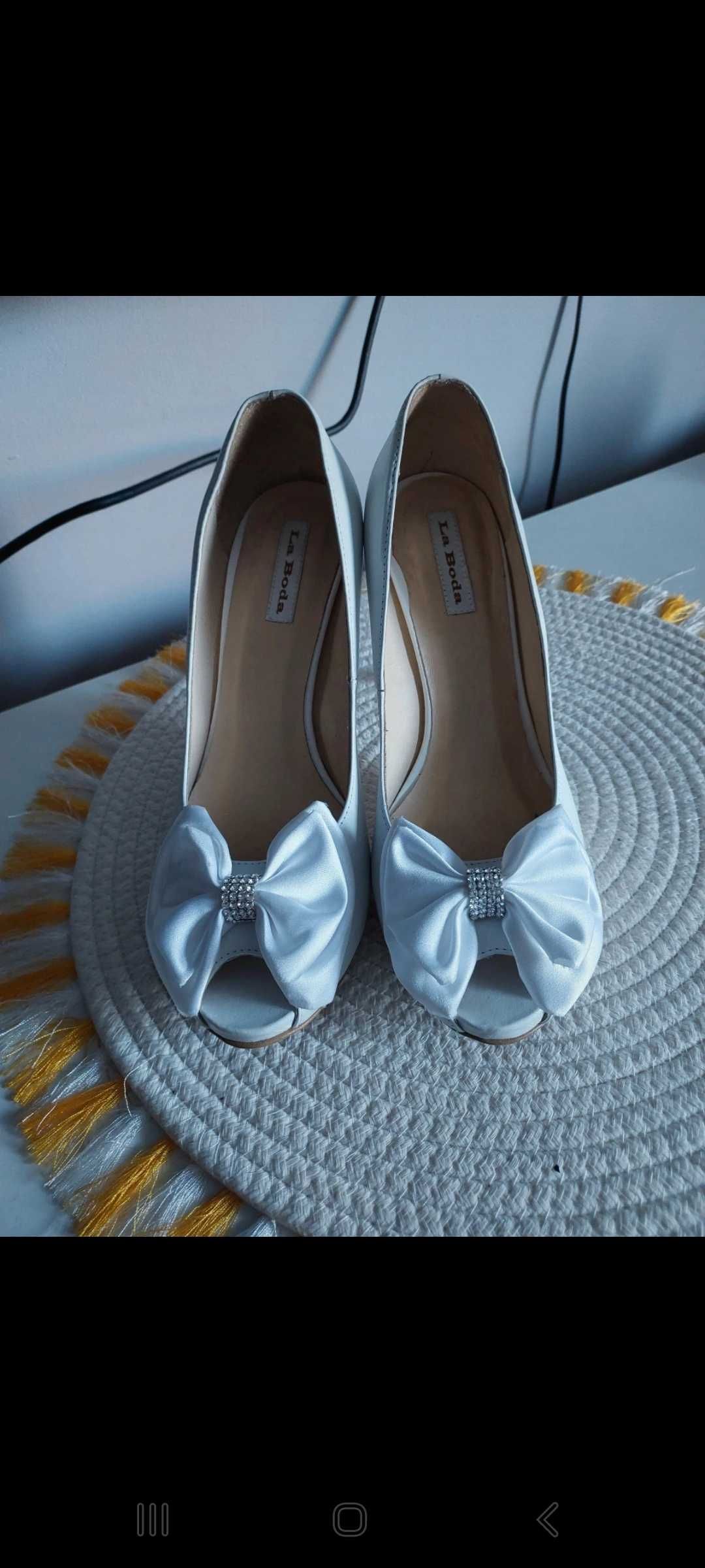 Buty ślubne Laboda