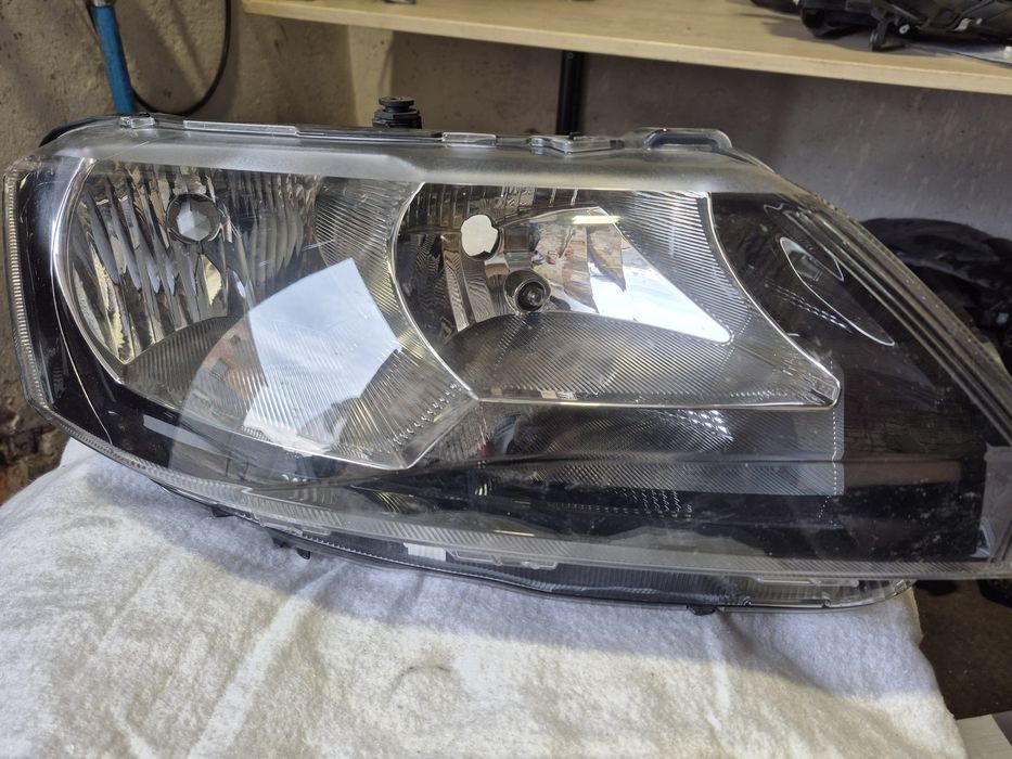 Lampa prawa Skoda Rapid 5JB 941 016