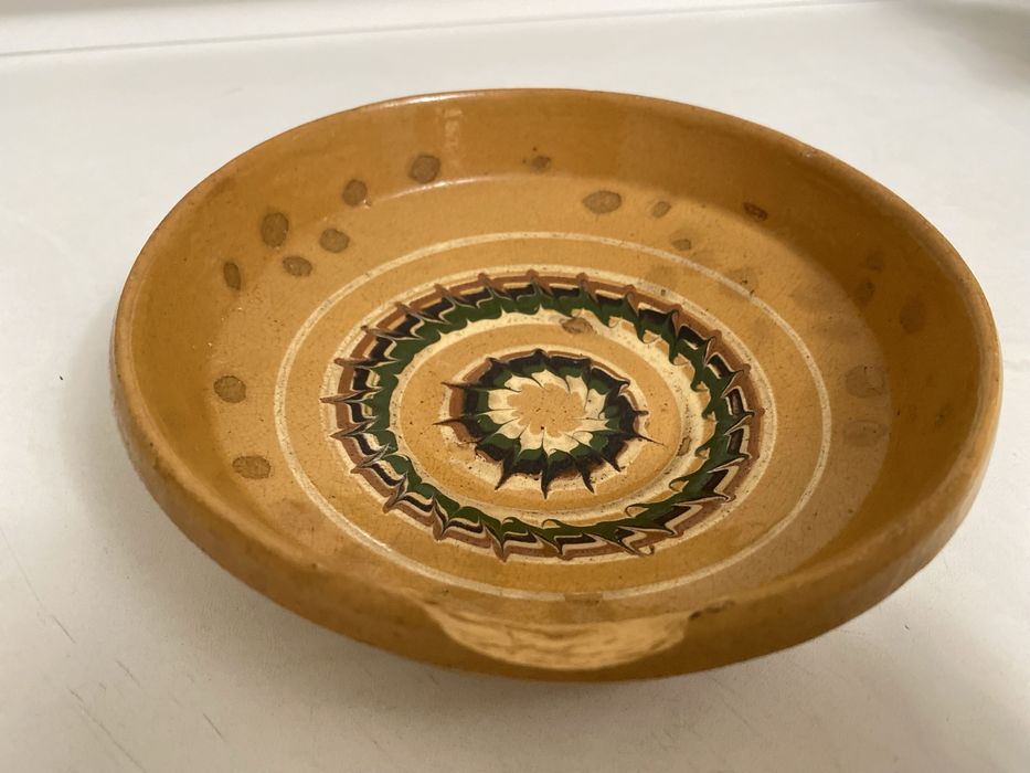 Глиняная миска с орнаментом Опошня