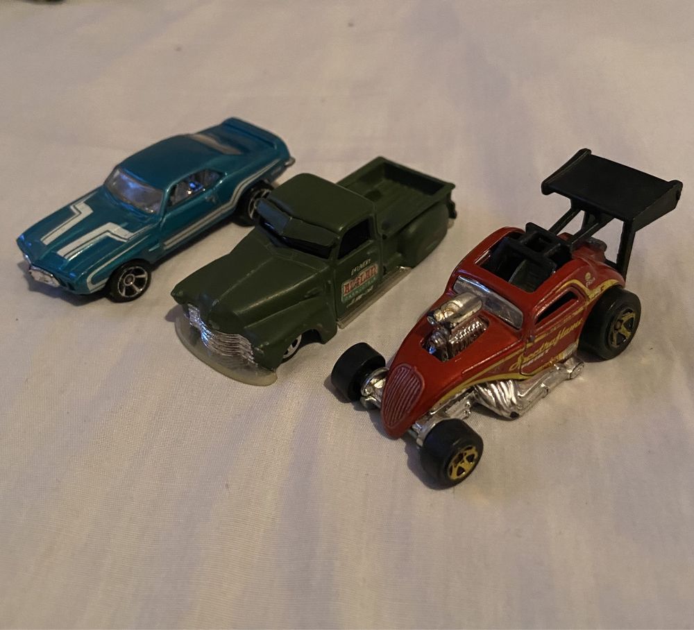 Lote 13 hotwheels