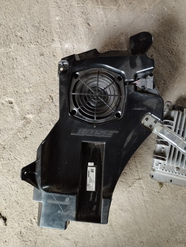 Audi A3 8P subufer bose
