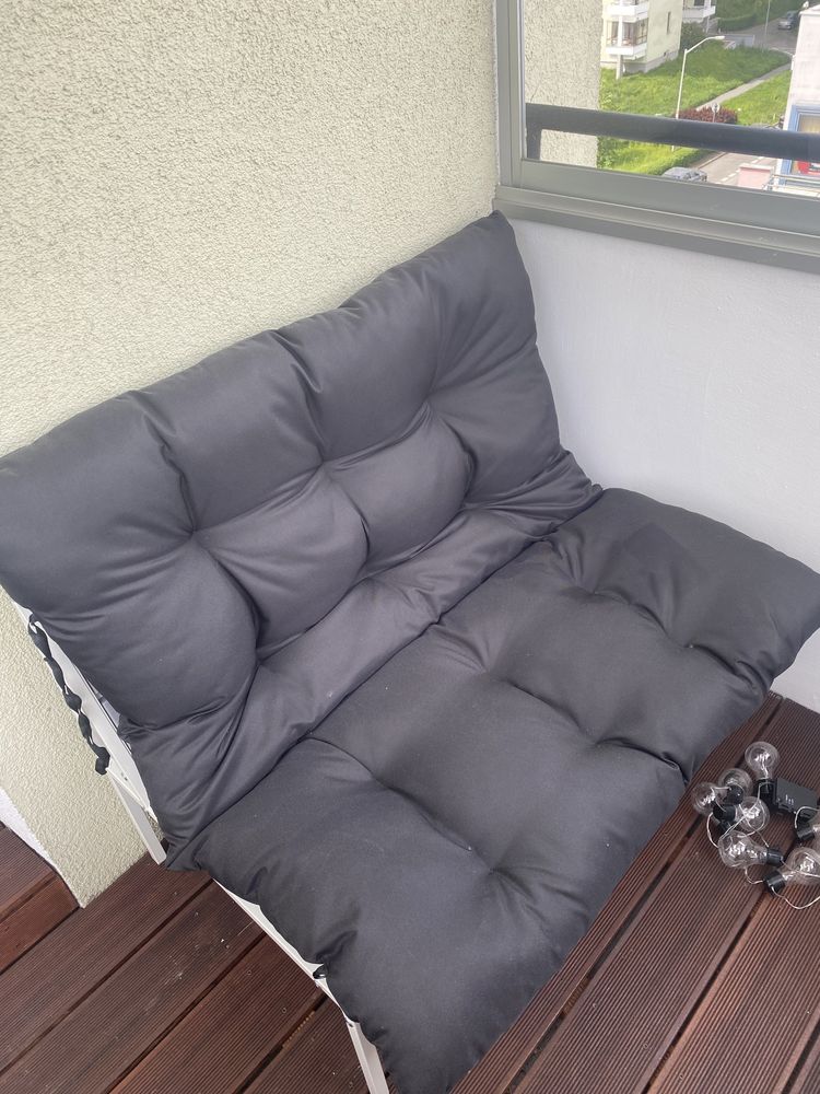 Czarna poduszka na huśtawkę / ławkę 100 cm