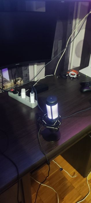 Микрофон HyperX Quadcast S