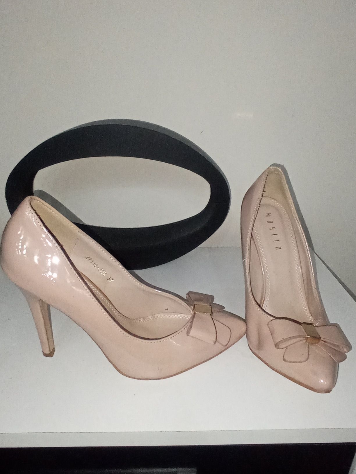 Buty szpilki mohito, około 30 par, w rozm. 37