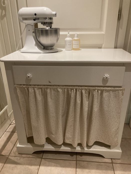 Drewniana komoda vintage