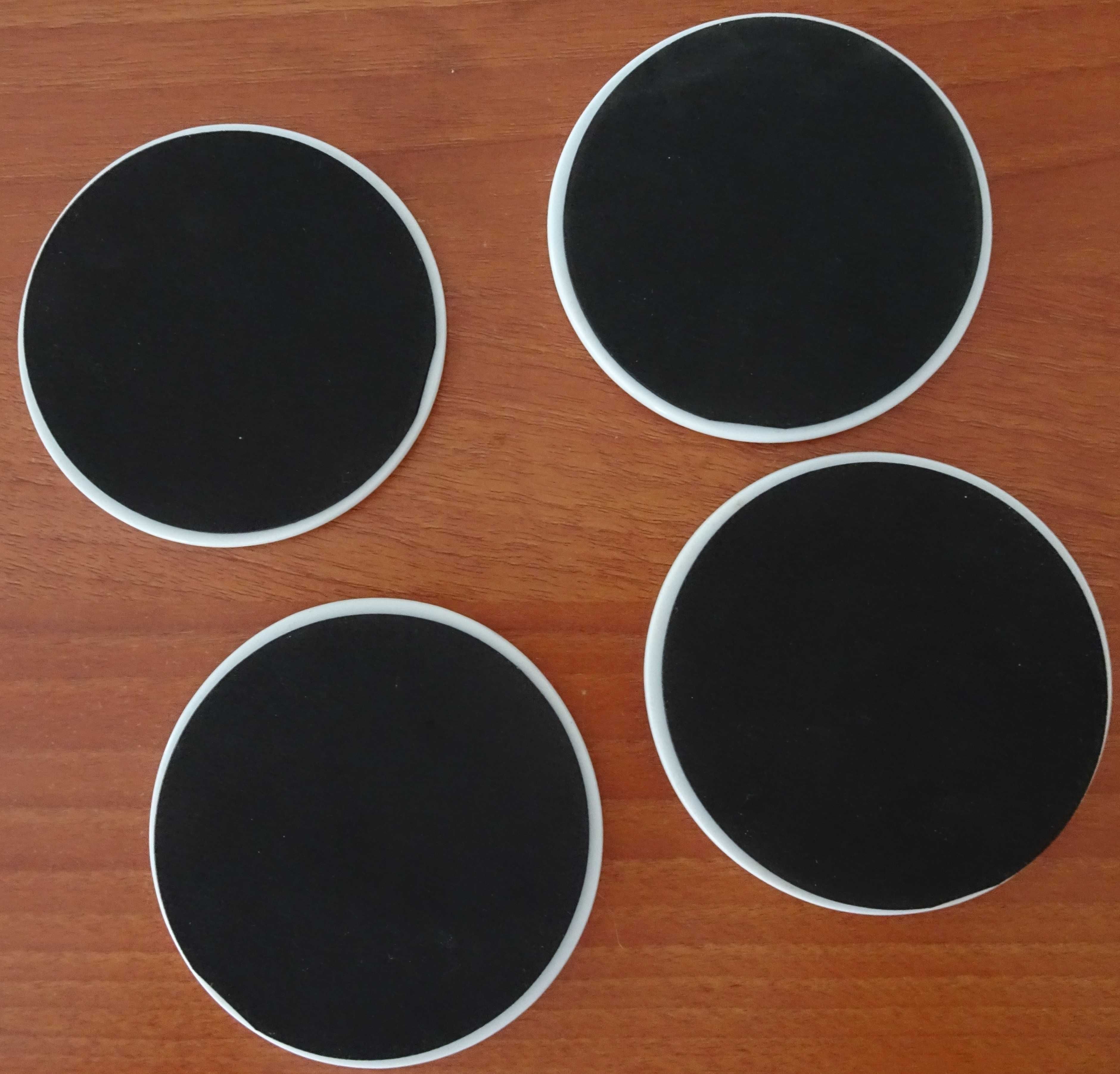 Bases de Copos Para Vinho em Porcelana Almofadados na Base (10 cm)