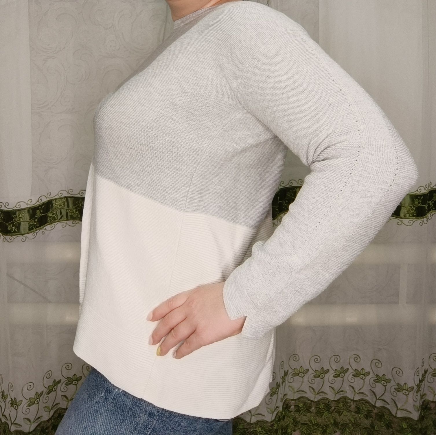 Продам жіночі светри