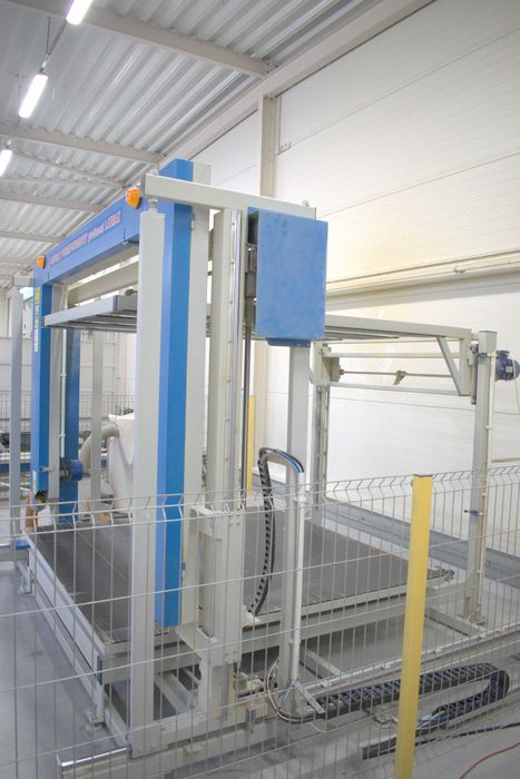 Maszyna do cięcia pianki - strunówka.