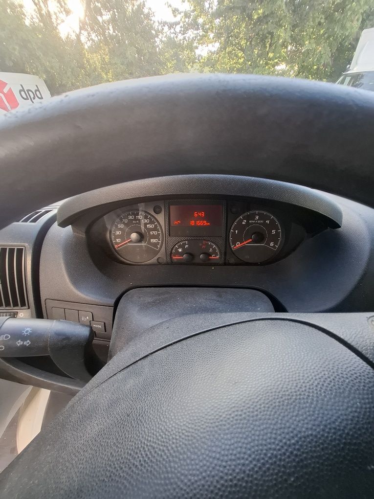 Sprzedam peugot boxer 2.0 rok produkcji 2017 r przebieg 180000