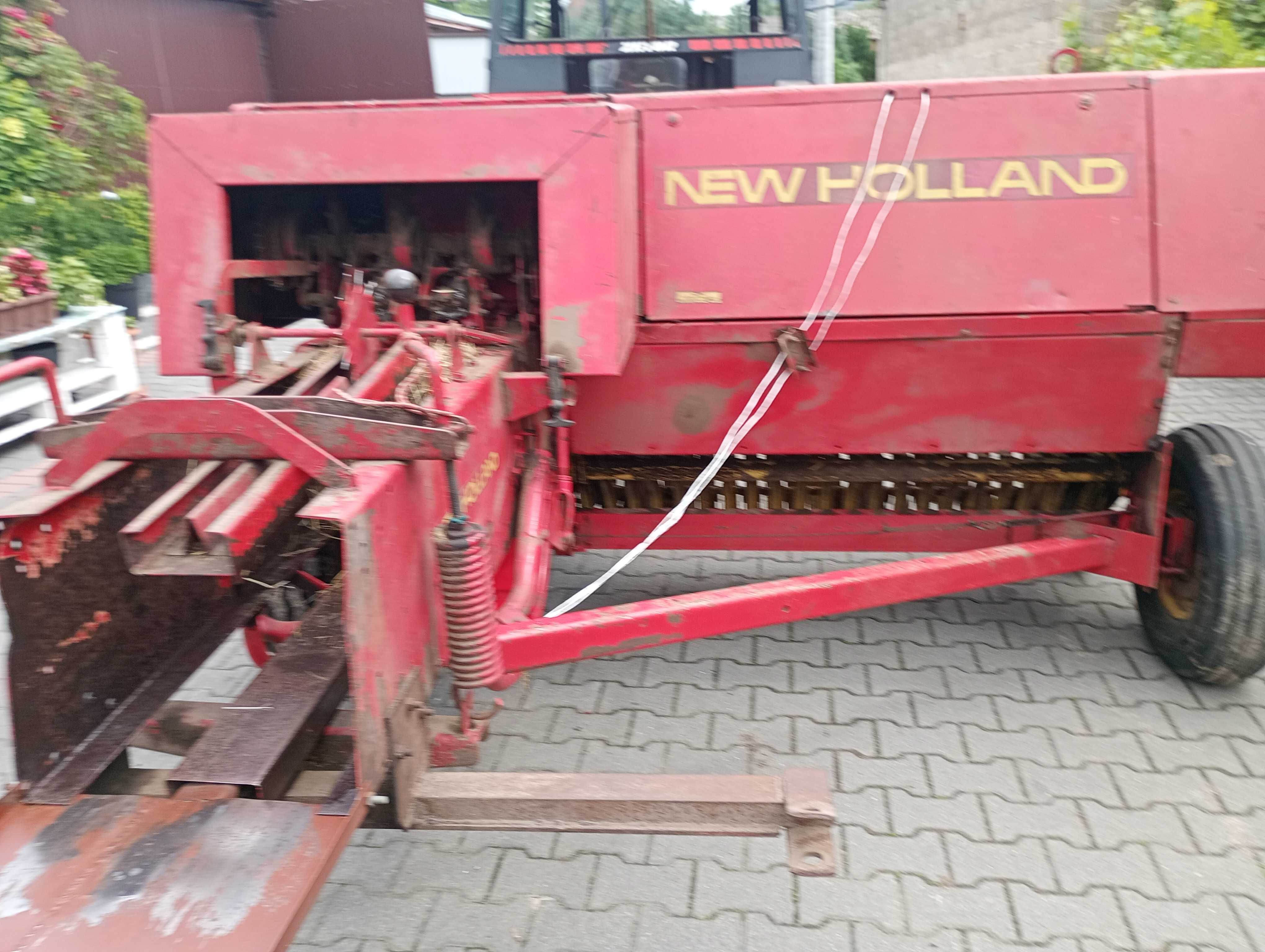 Prasa New Holland 276