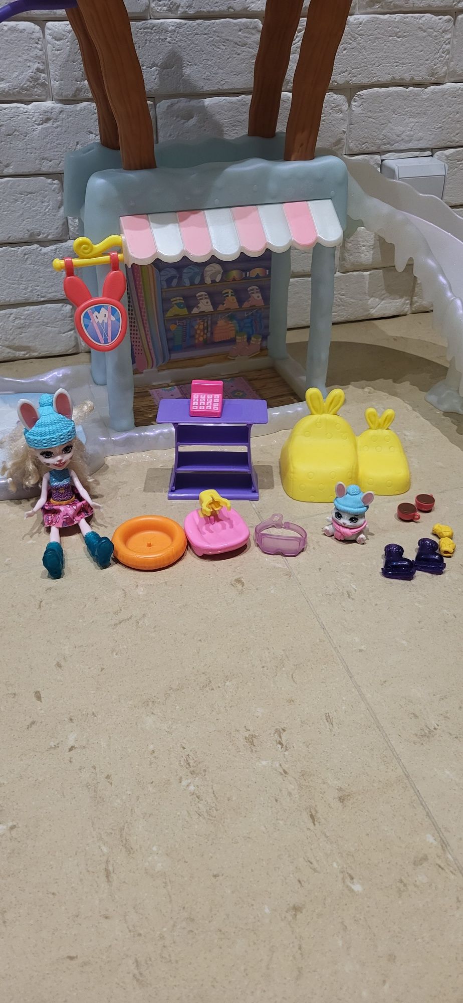 Zimowa chatka Enchantimals