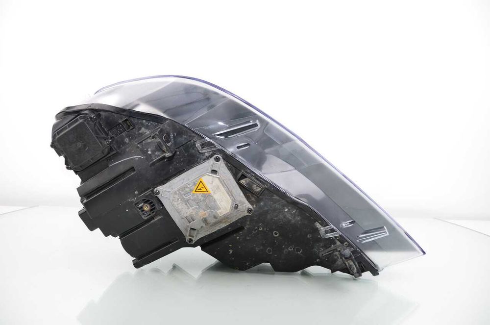 BMW X5 E70 BI XENON SKRĘTNY prawa lampa przednia