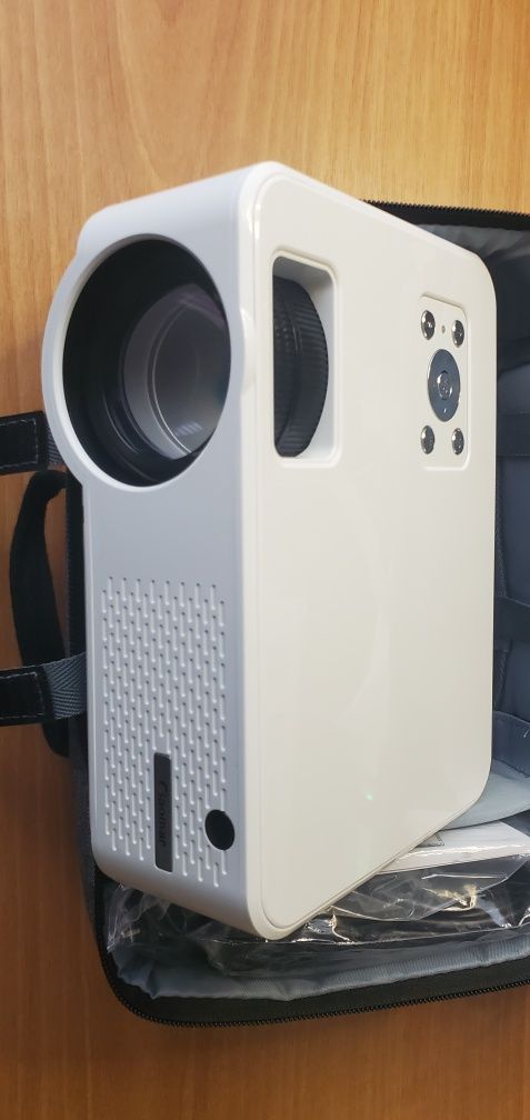 Портативный Мультимедийный проектор 2800 lumen Cheerlux C9 Android